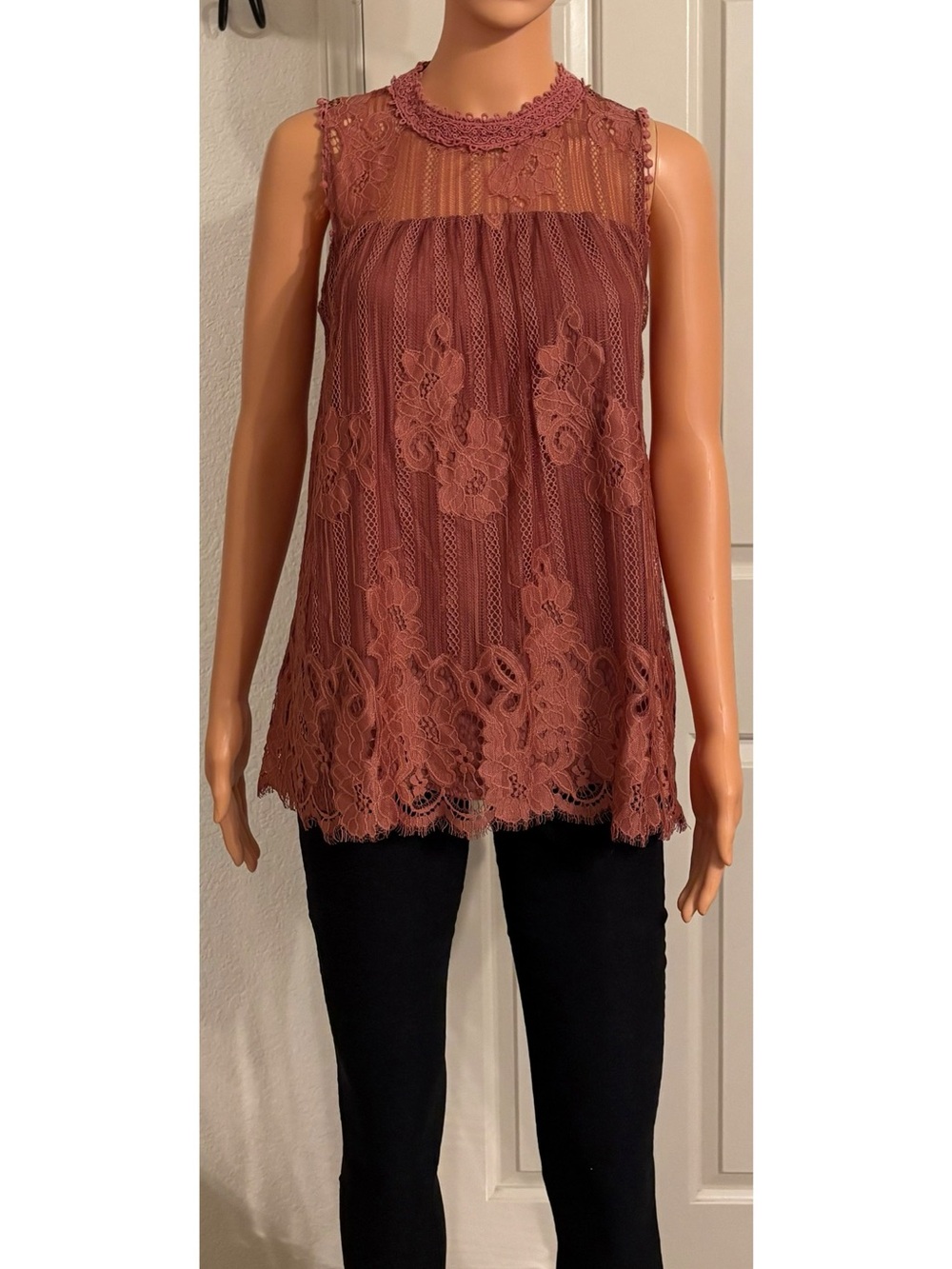 Xhilaration Lace Sleeveless Camisole - Rosewood